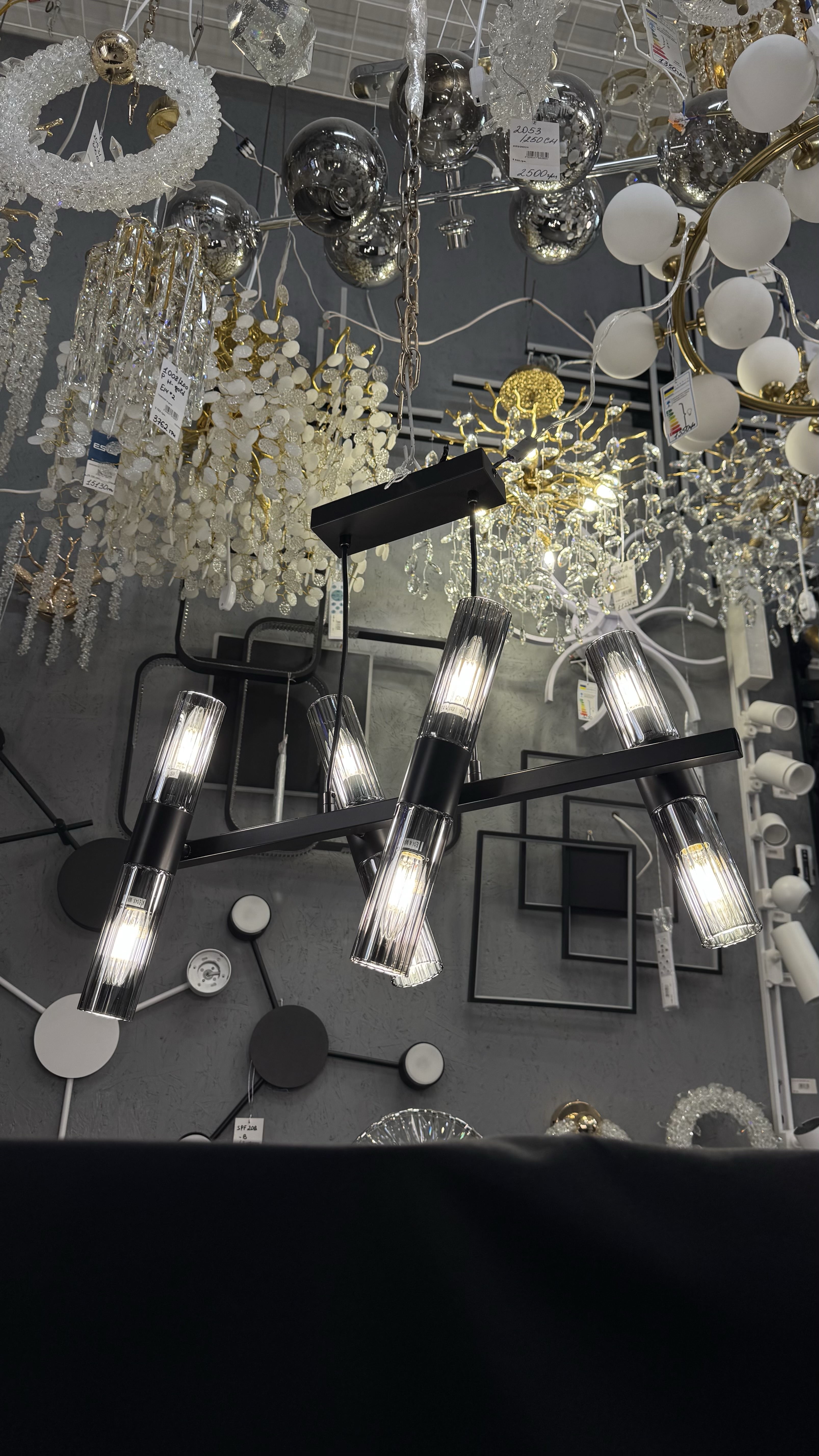 Ardero AURORA підвісна чорна люстра на 8 ламп E14 - Зображення 9