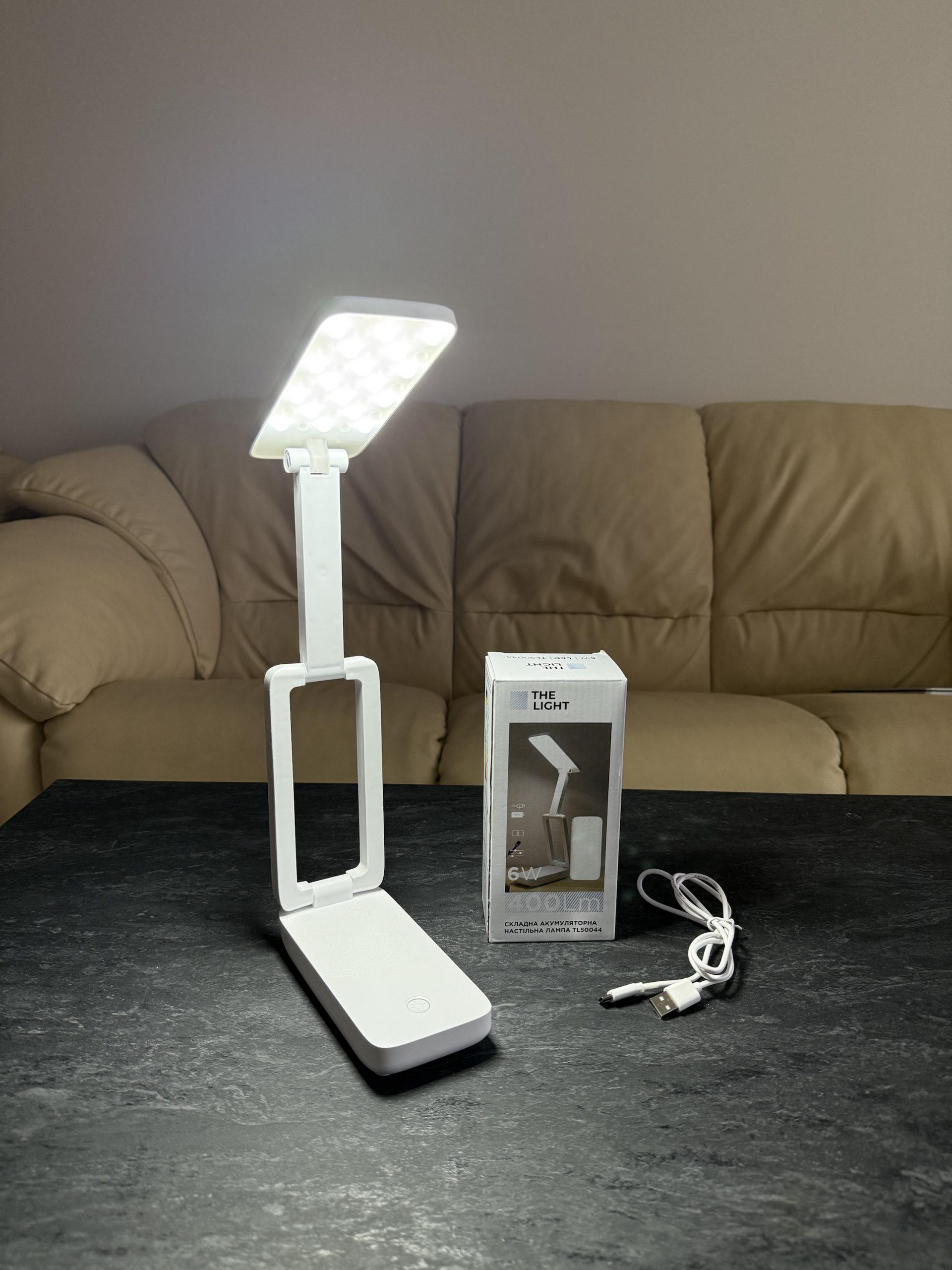 Акумуляторний портативний світильник лампа 6wat LED з  Power Bank функцією