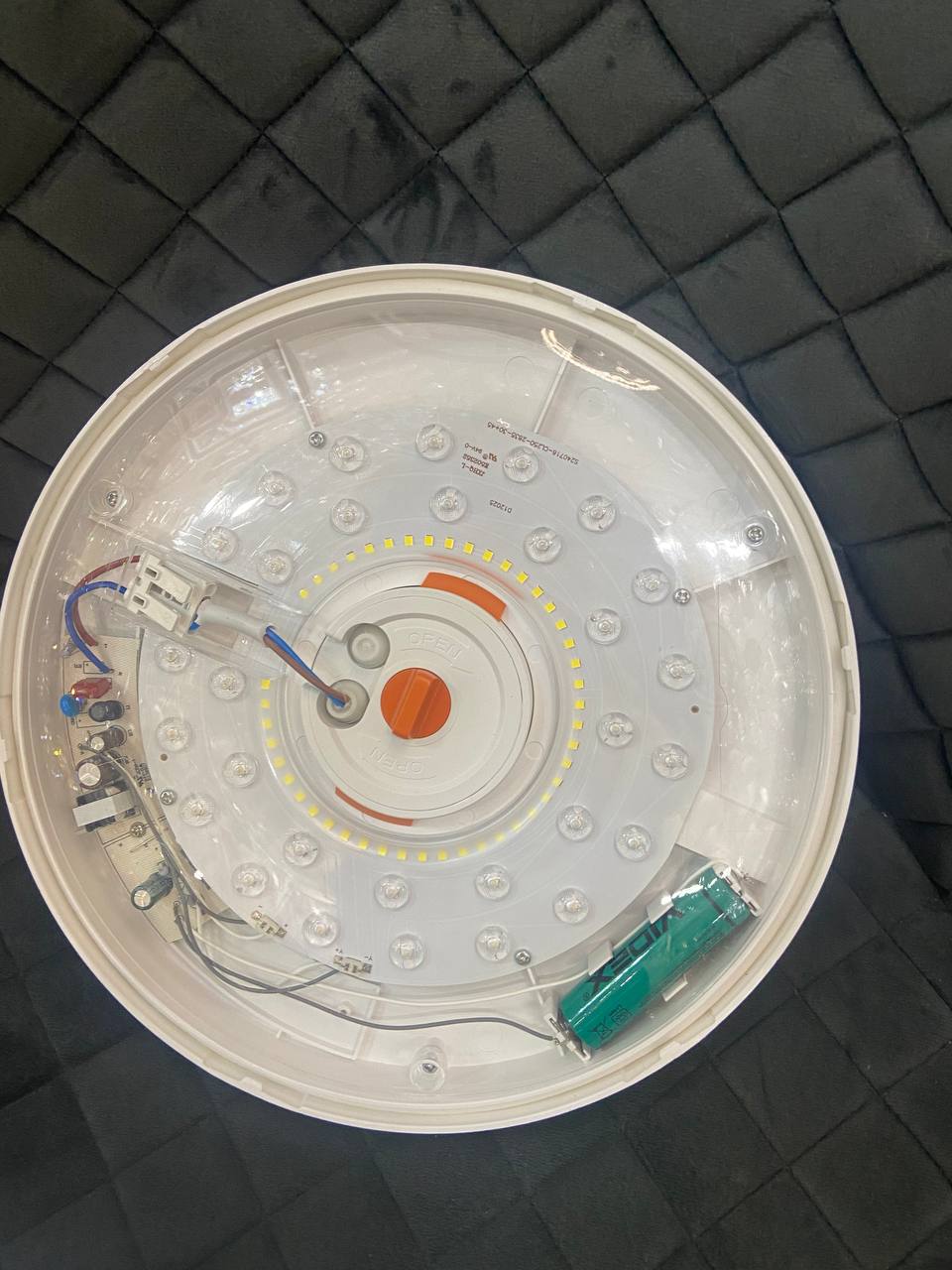 Універсальний LED світильник з акумулятором 20W, IP44 - Зображення 4