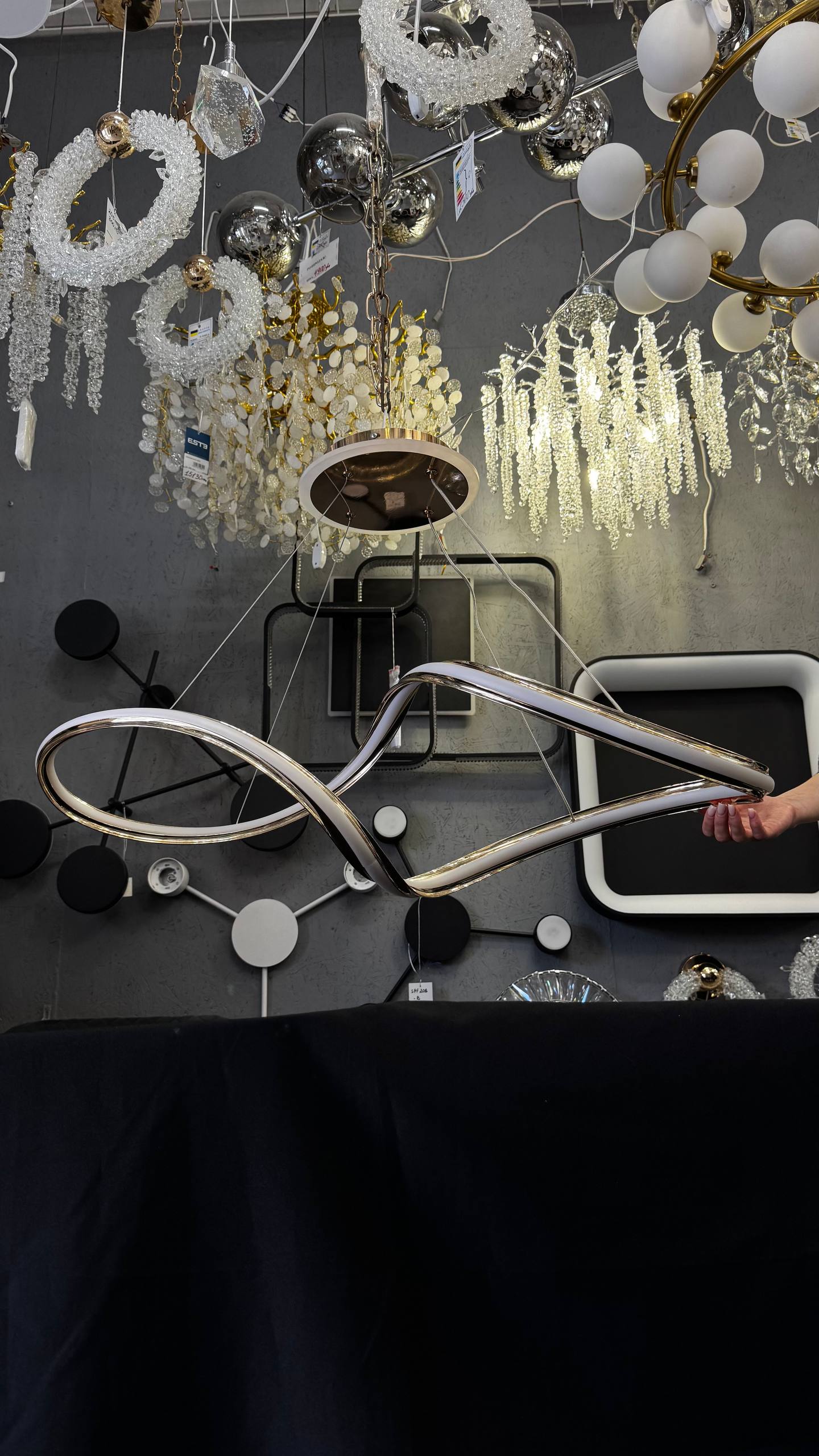 Підвісна LED люстра золото - Зображення 9