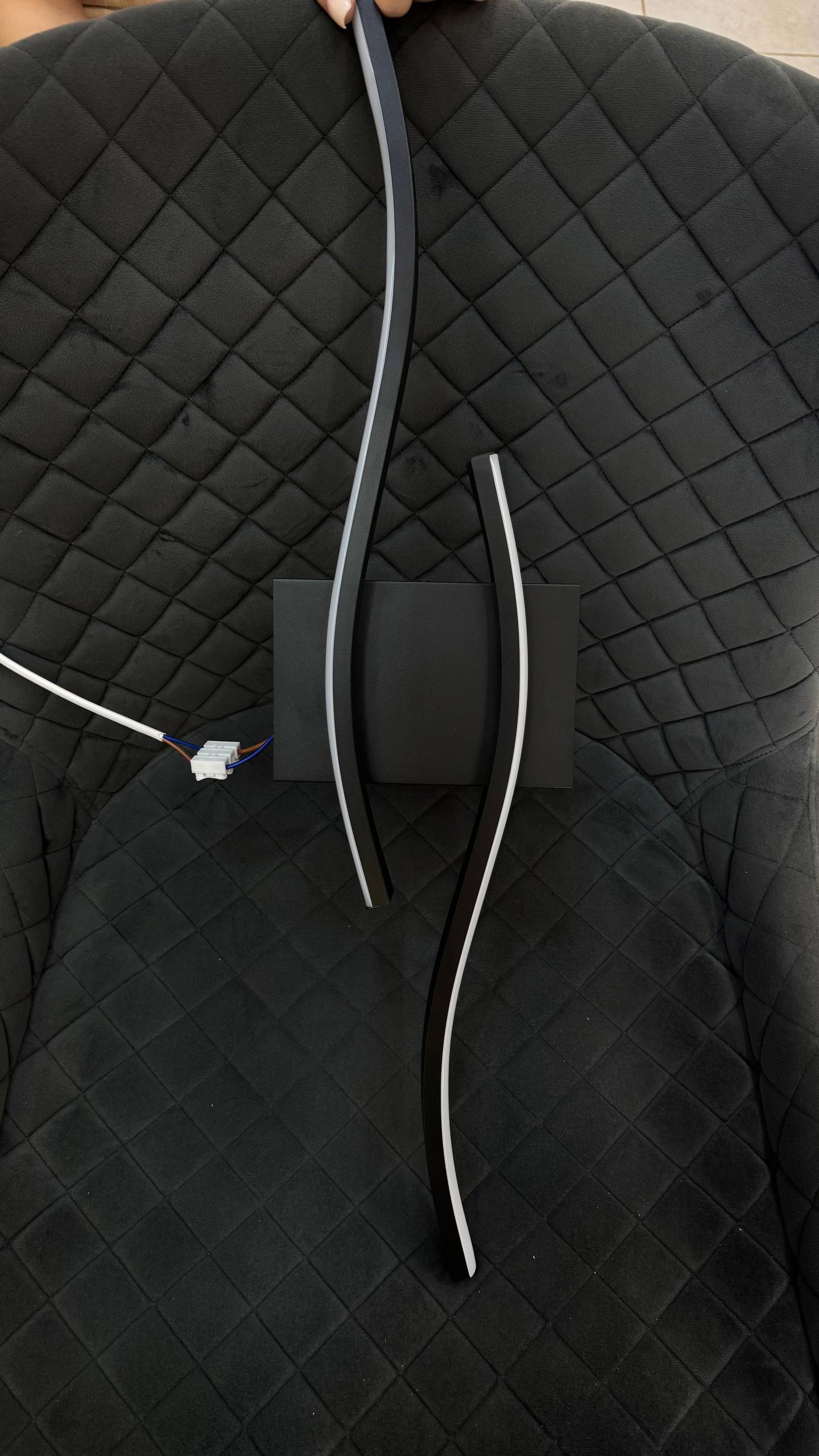 Елегантне бра з трьома LED-режимами, чорне, з акриловим розсіювачем - Зображення 18