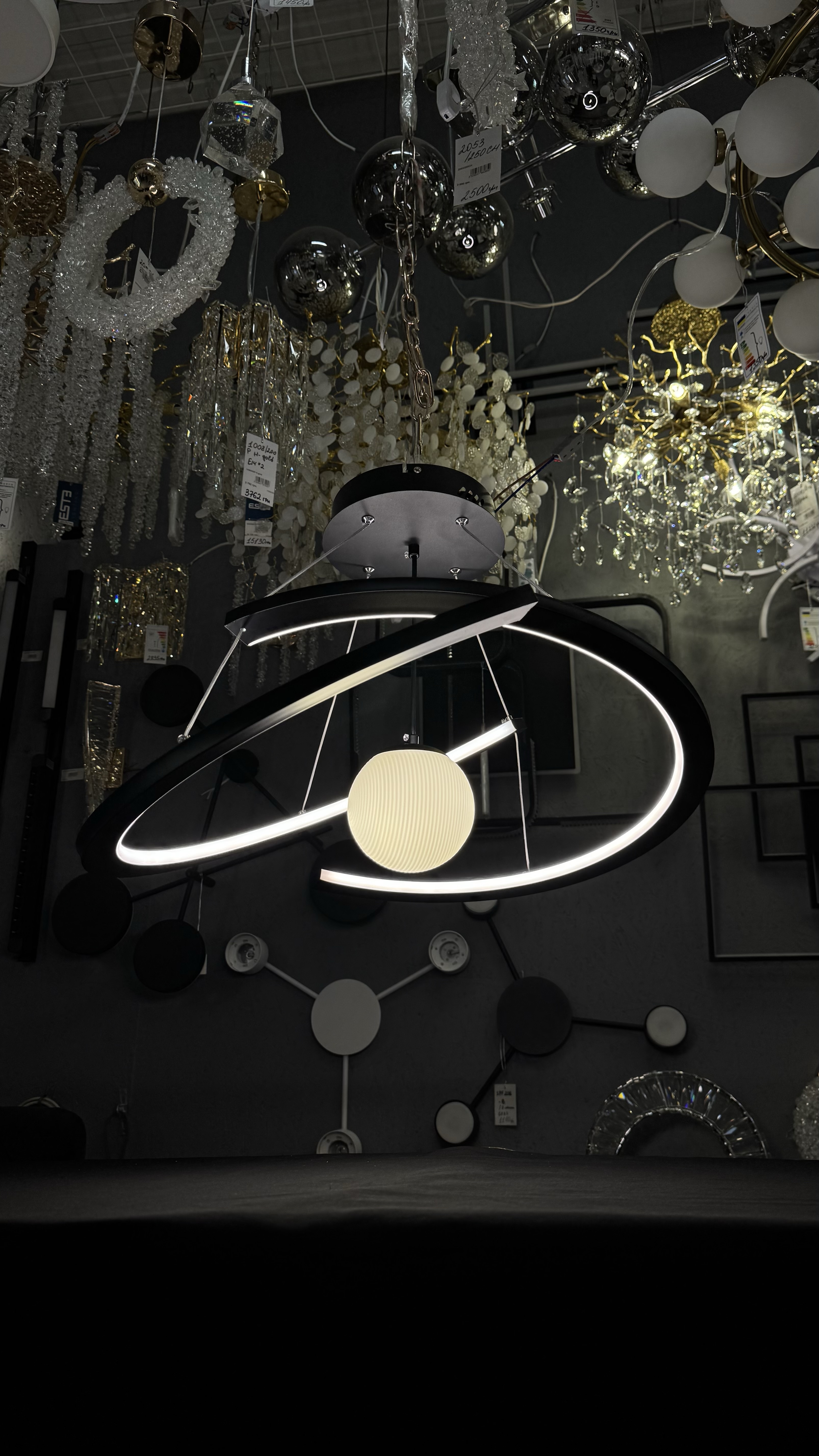 Підвісна LED-люстра на 63W з пультом та регулюванням висоти - Зображення 12