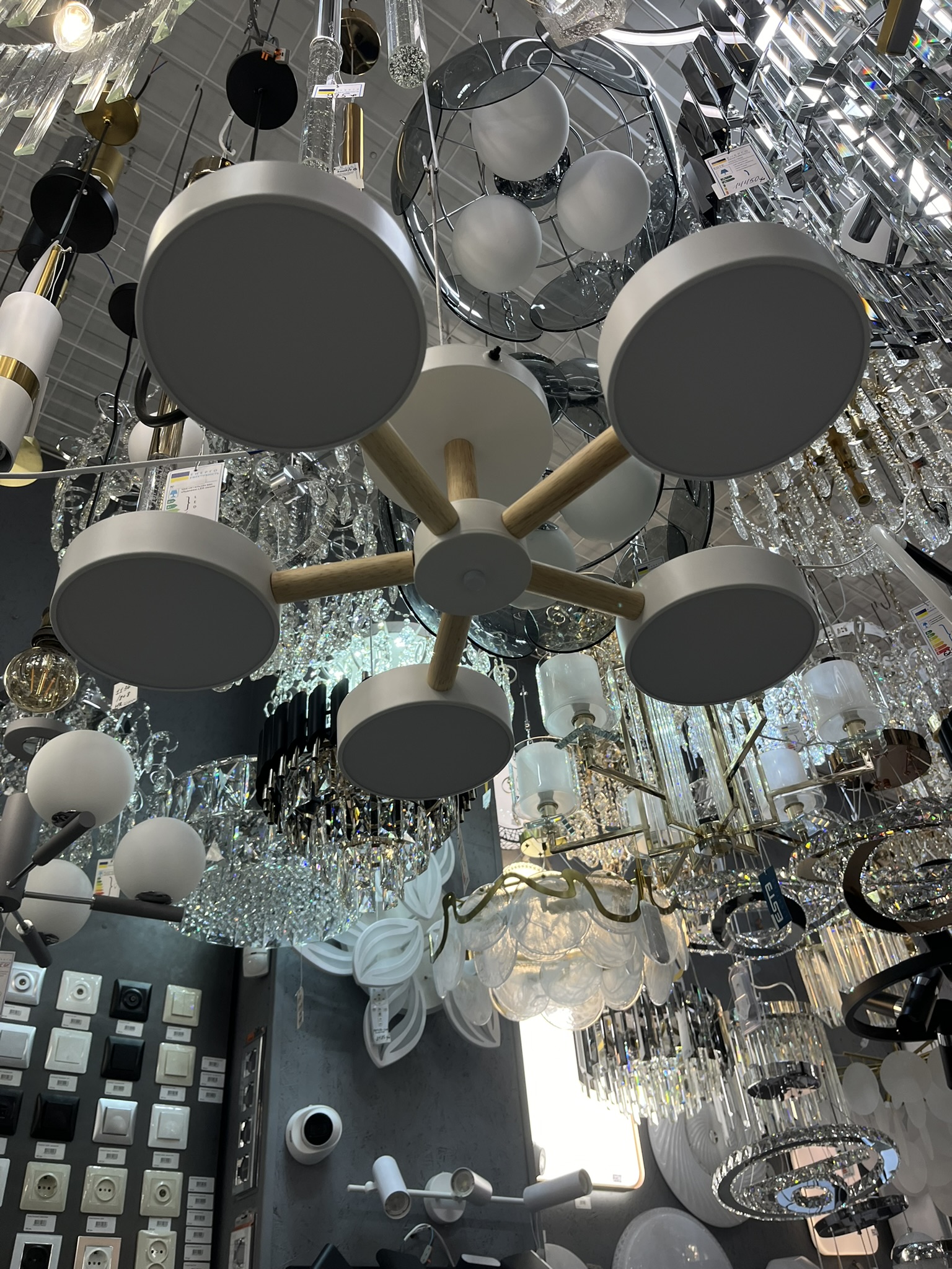 Потолочна люстра біла в кімнату 65W 3000K-6500K з пультом - Зображення 13