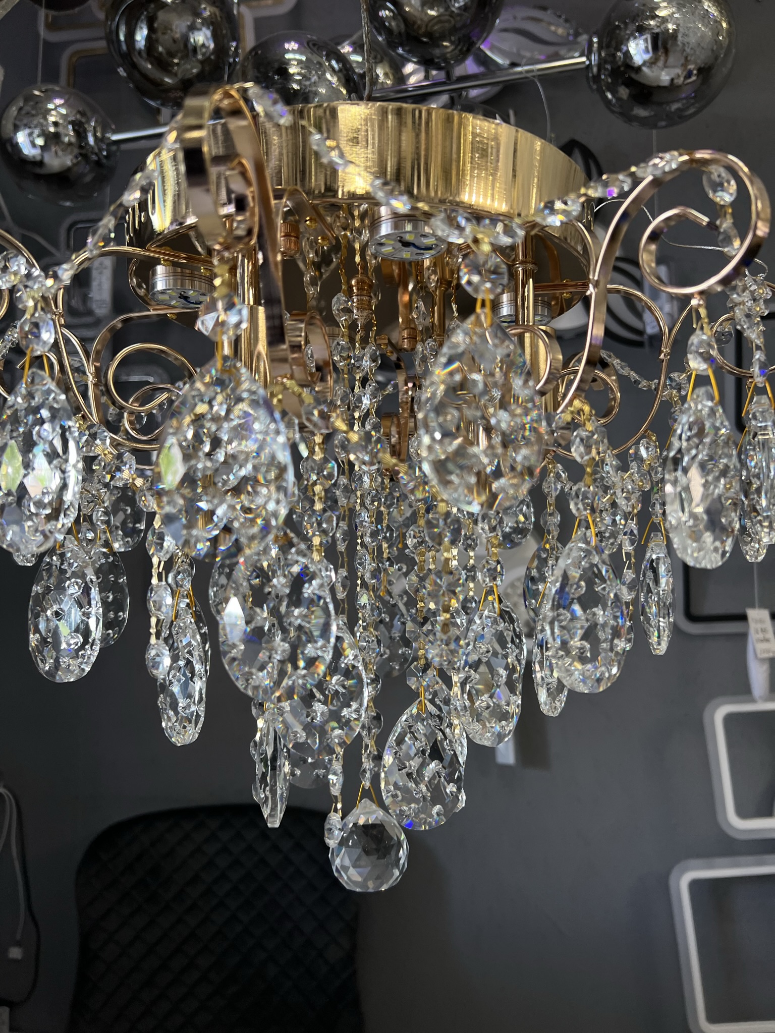 Класична кришталева люстра у кольорі золото на 4 лампи - Зображення 7