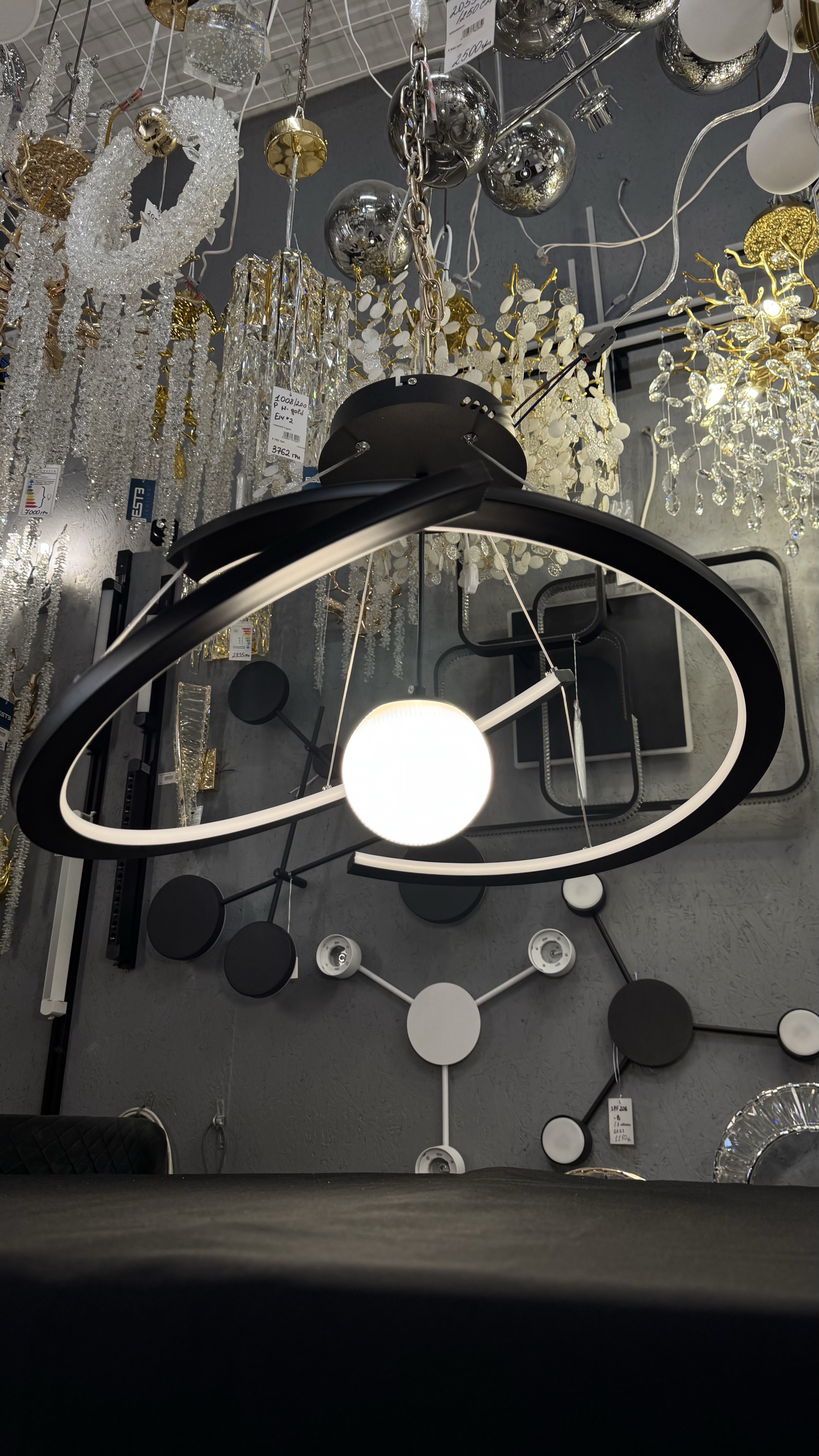 Підвісна LED-люстра на 63W з пультом та регулюванням висоти - Зображення 6