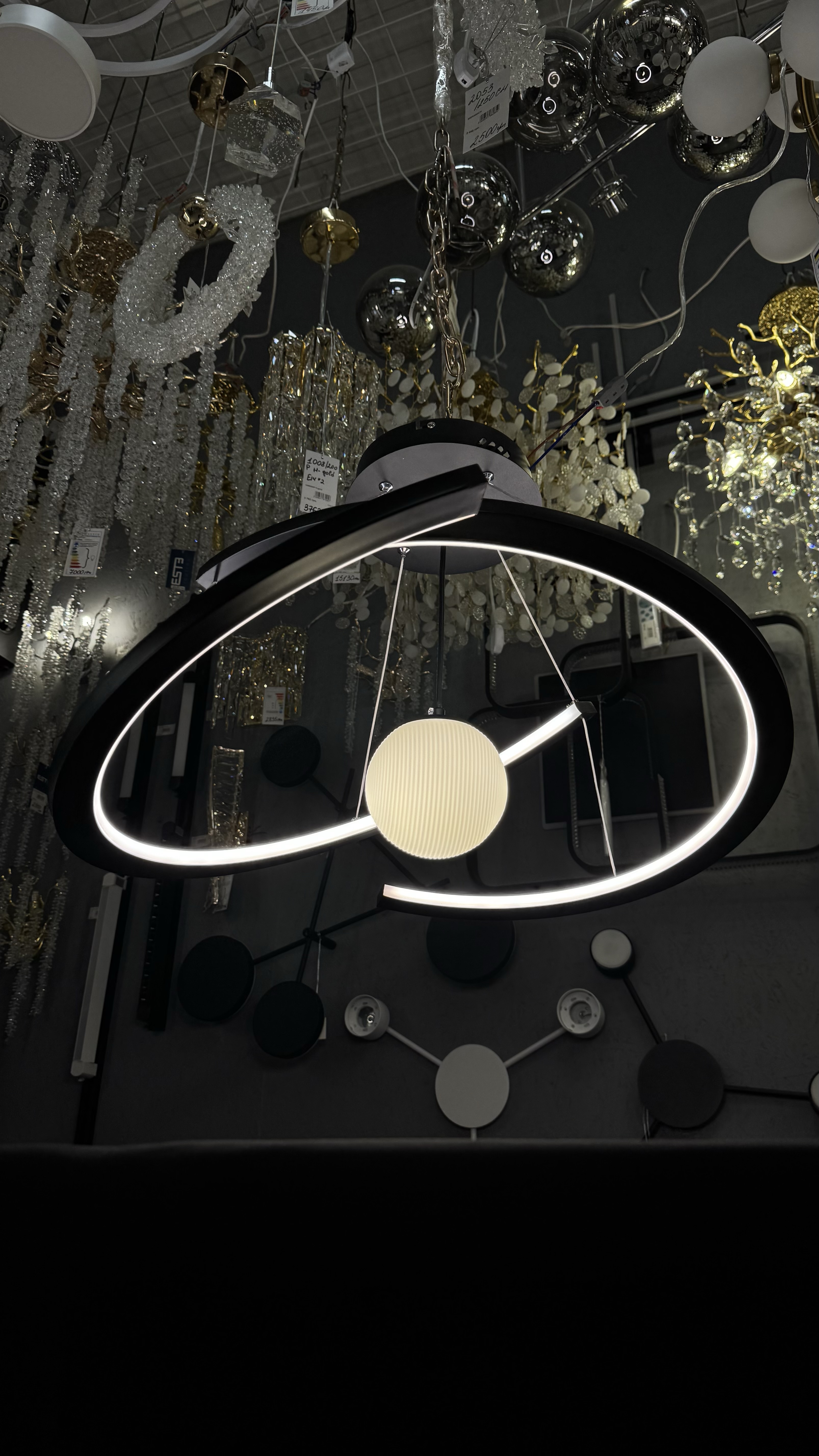 Підвісна LED-люстра на 63W з пультом та регулюванням висоти - Зображення 13