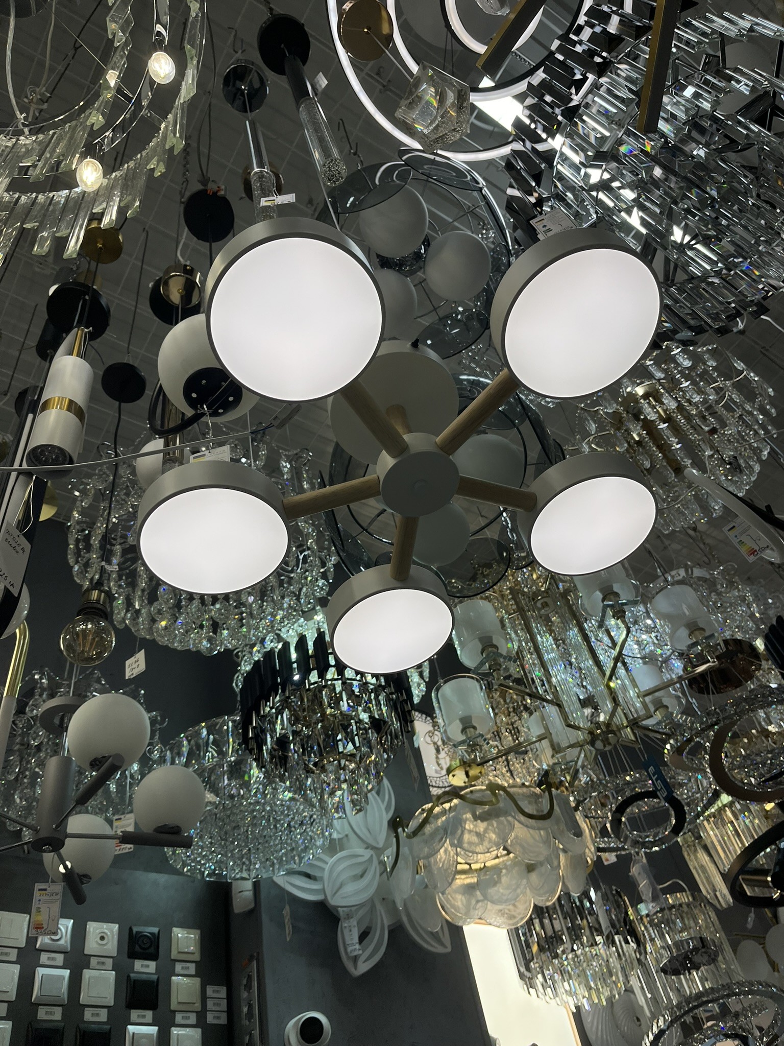 Потолочна люстра біла в кімнату 65W 3000K-6500K з пультом - Зображення 8