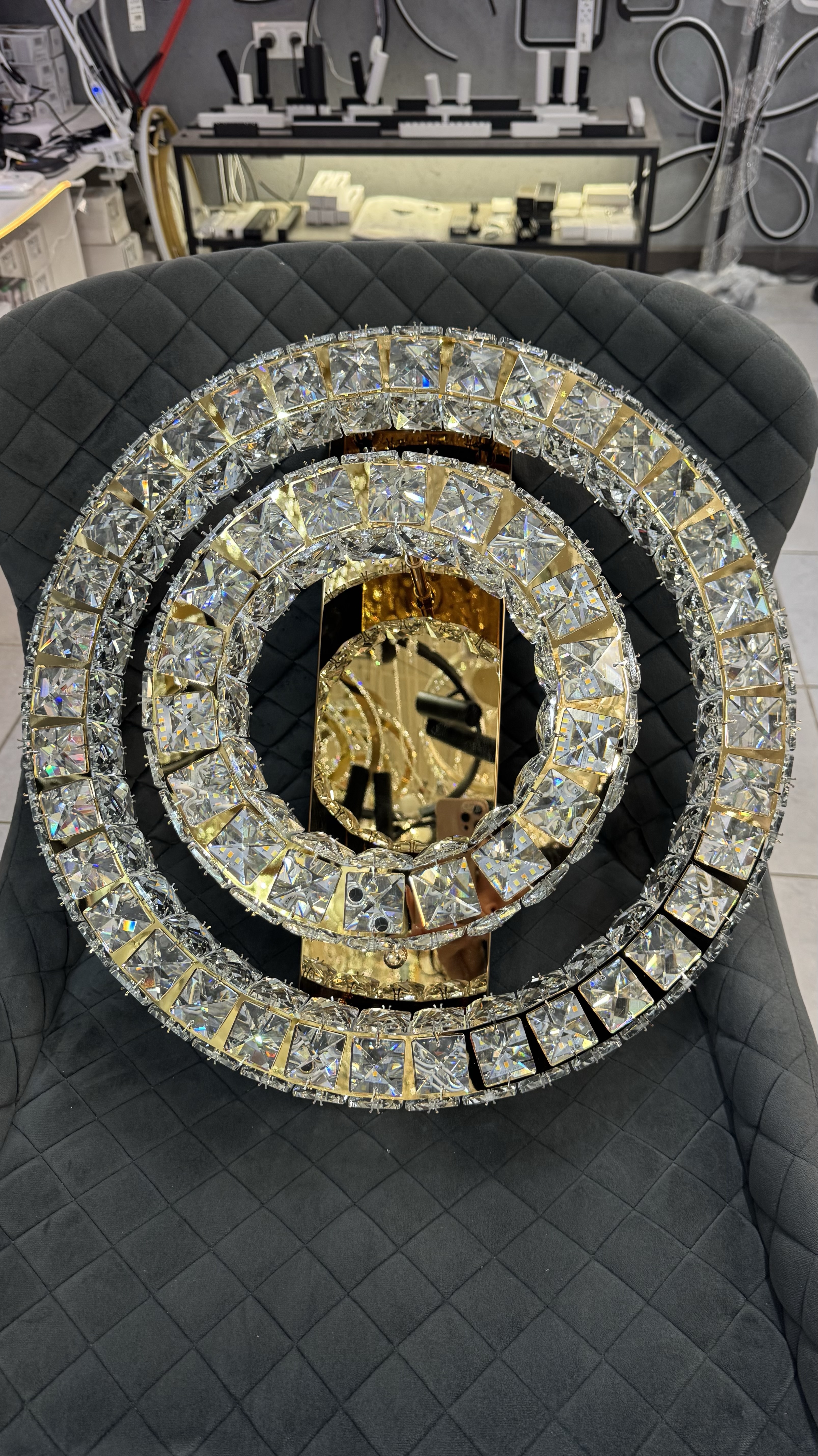 Стельова криштатева люстра в золоті 60W