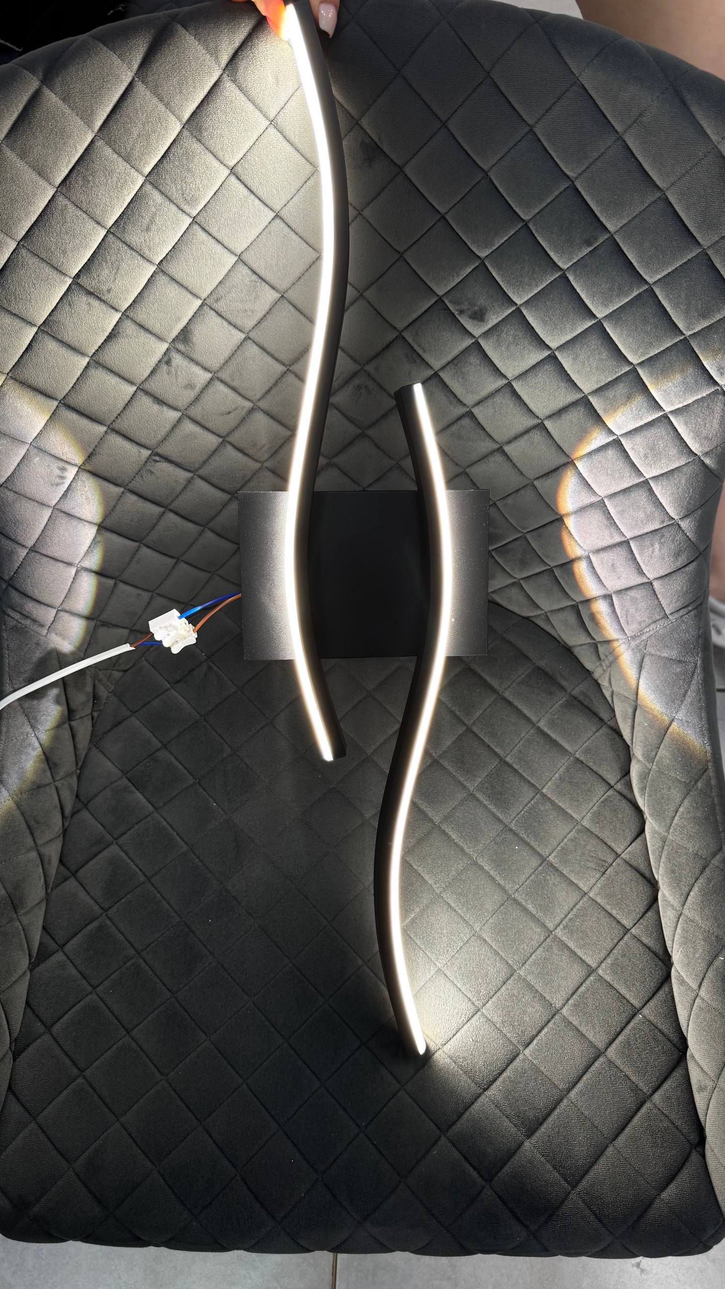 Елегантне бра з трьома LED-режимами, чорне, з акриловим розсіювачем - Зображення 14