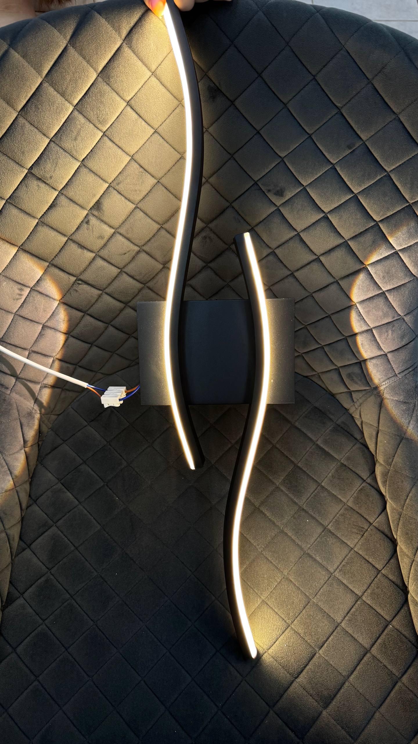 Елегантне бра з трьома LED-режимами, чорне, з акриловим розсіювачем - Зображення 16