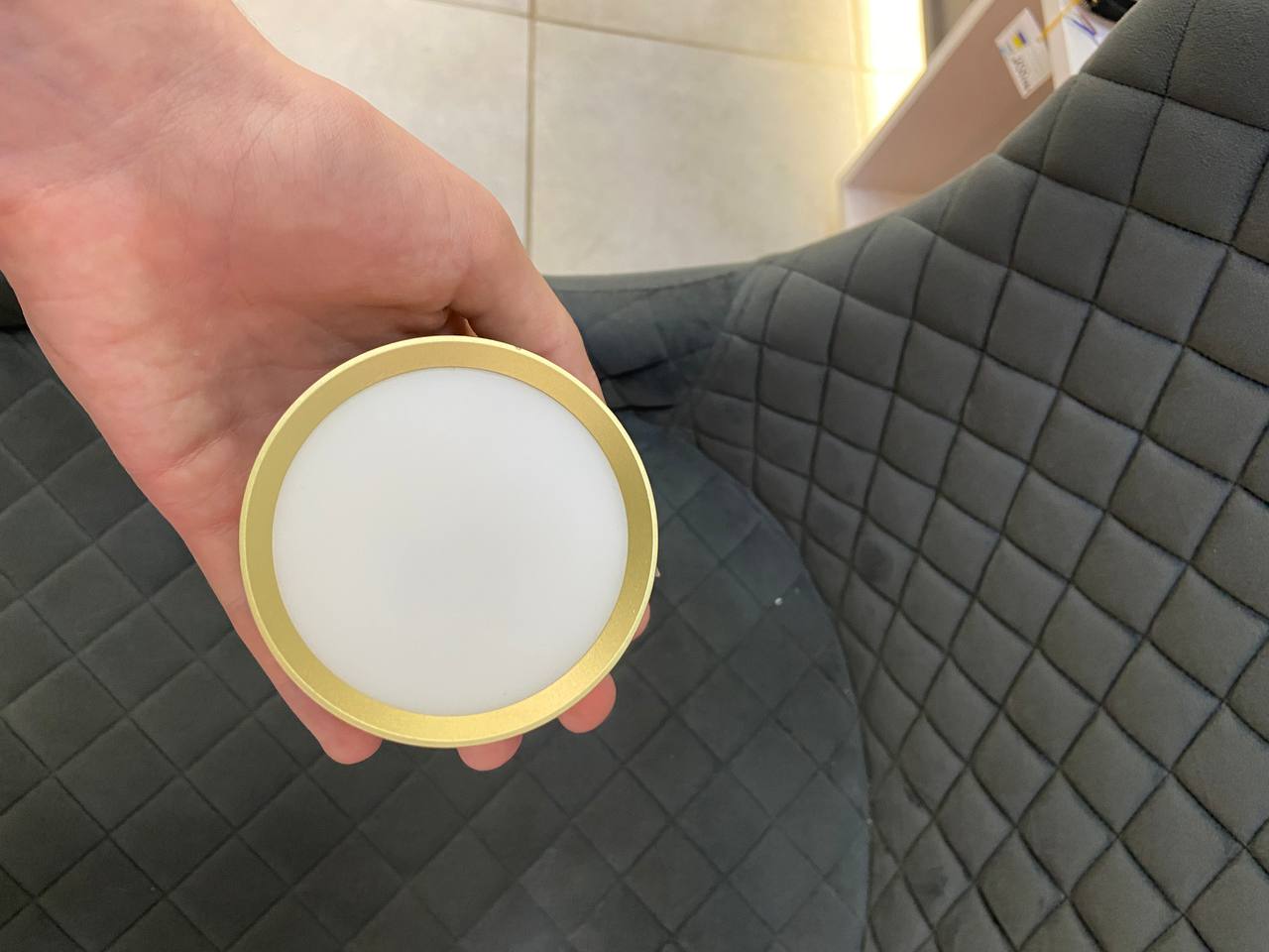 Накладний світильник GX53 у чорно-золотому кольорі - Зображення 8