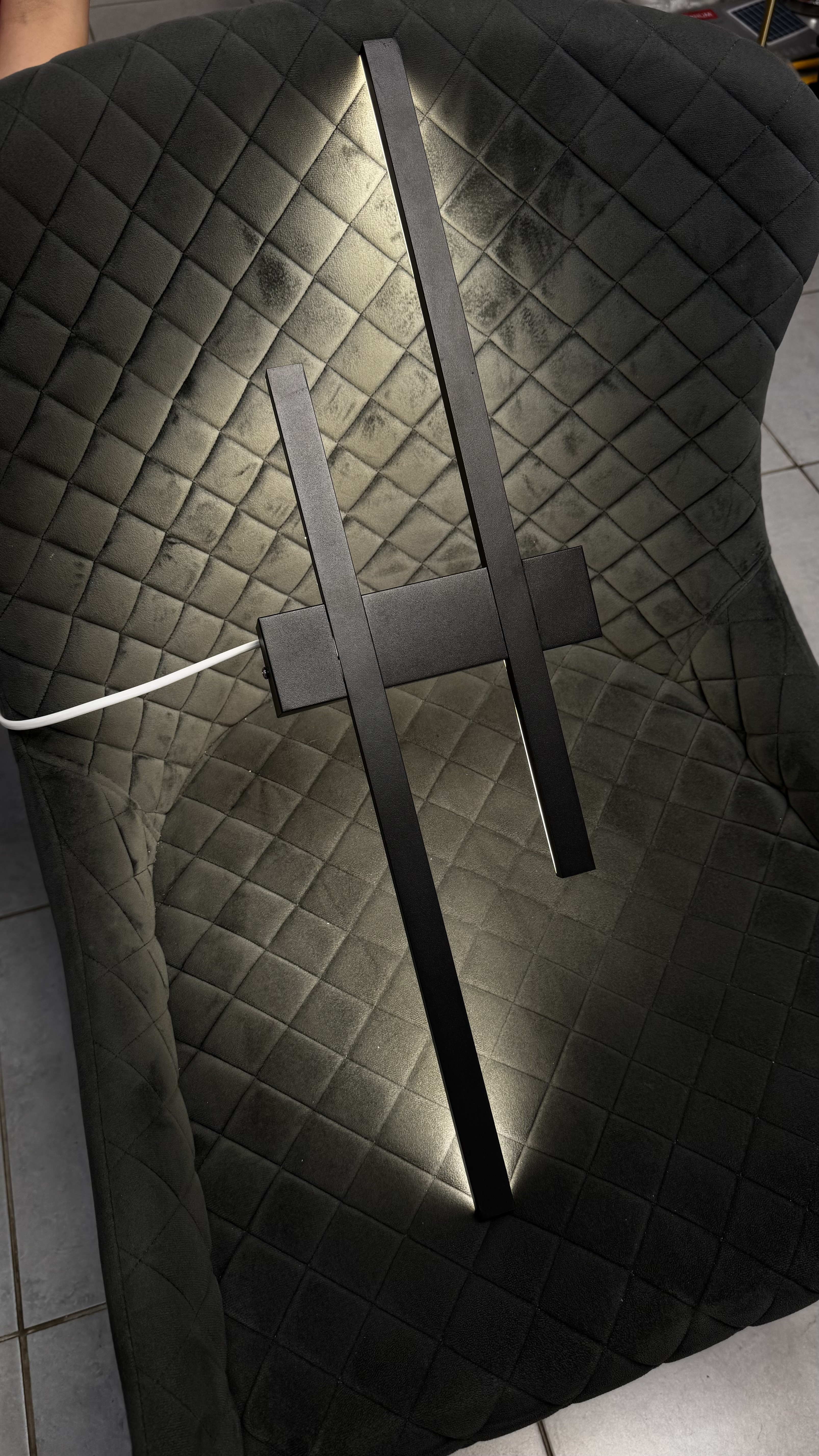 Настінний світильник правий чорного кольору з двома LED-джерелами - Зображення 6