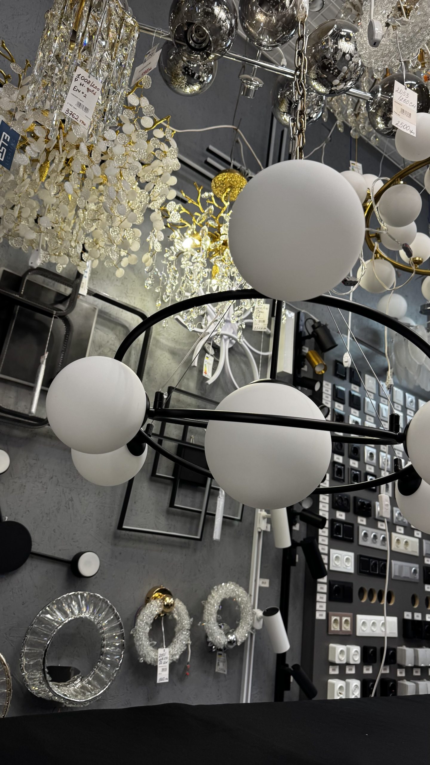 Підвісна люстра Loft “Бульбашки” на 7 ламп,чорна - Зображення 4