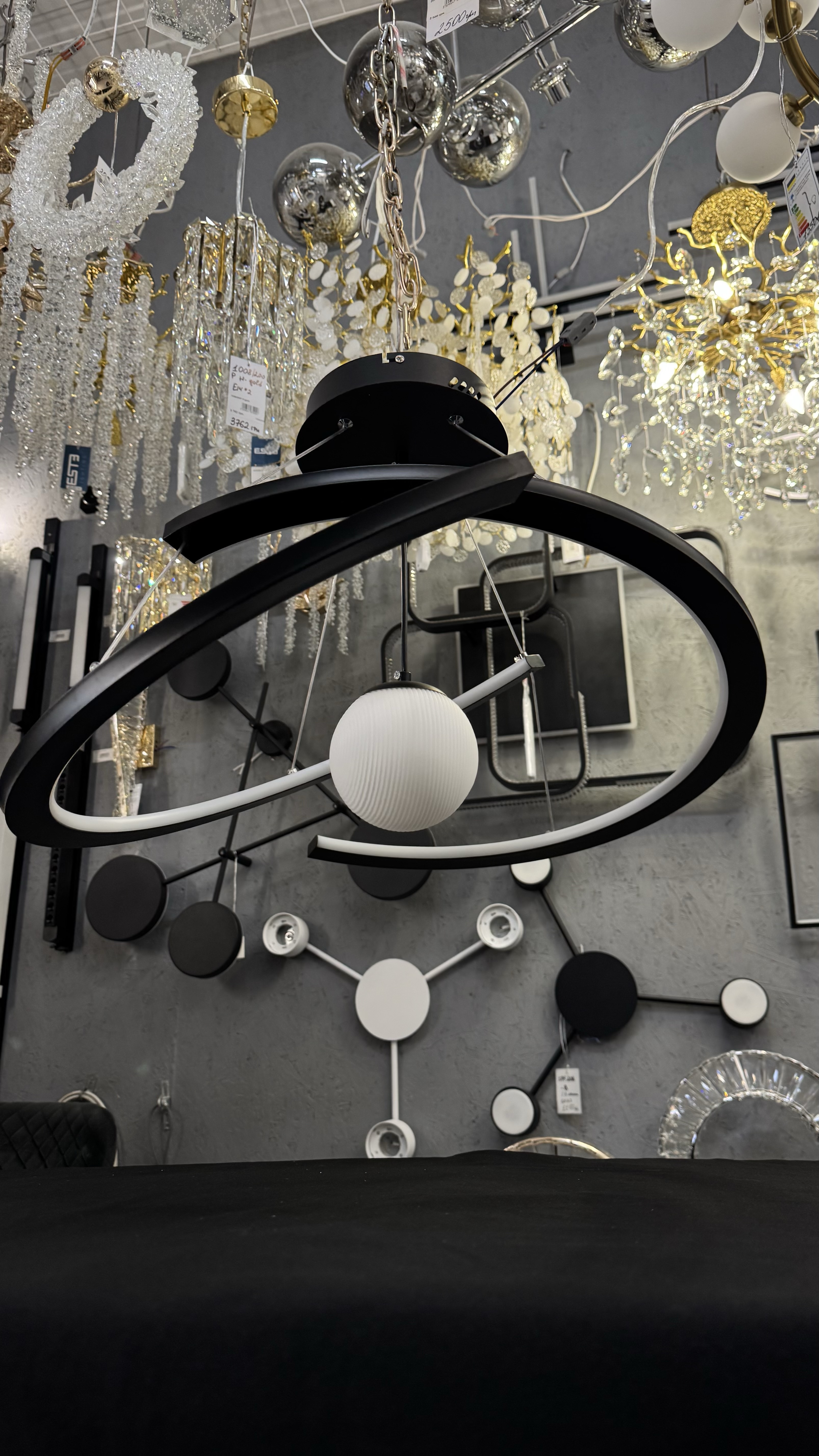 Підвісна LED-люстра на 63W з пультом та регулюванням висоти - Зображення 8