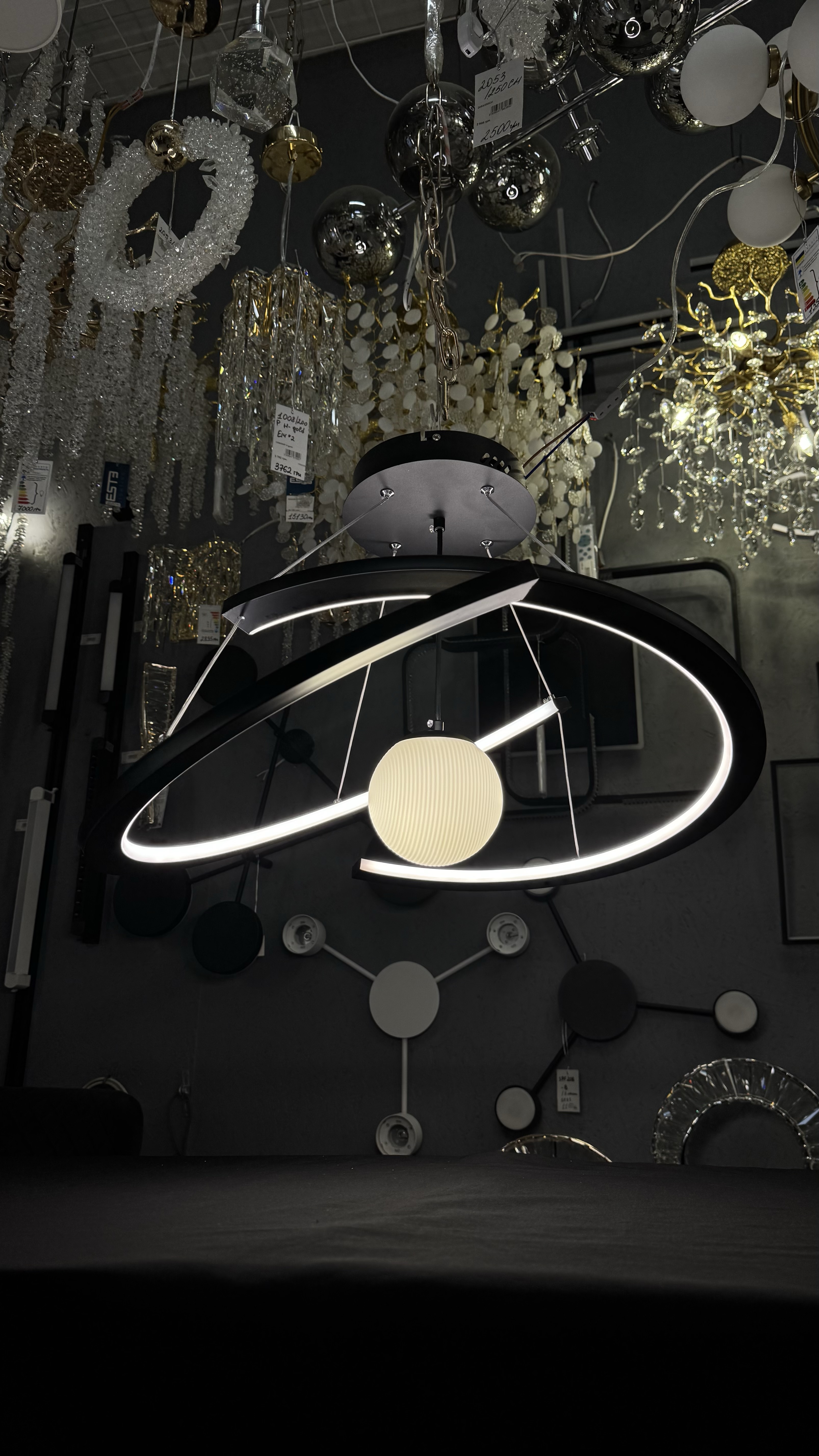 Підвісна LED-люстра на 63W з пультом та регулюванням висоти - Зображення 11