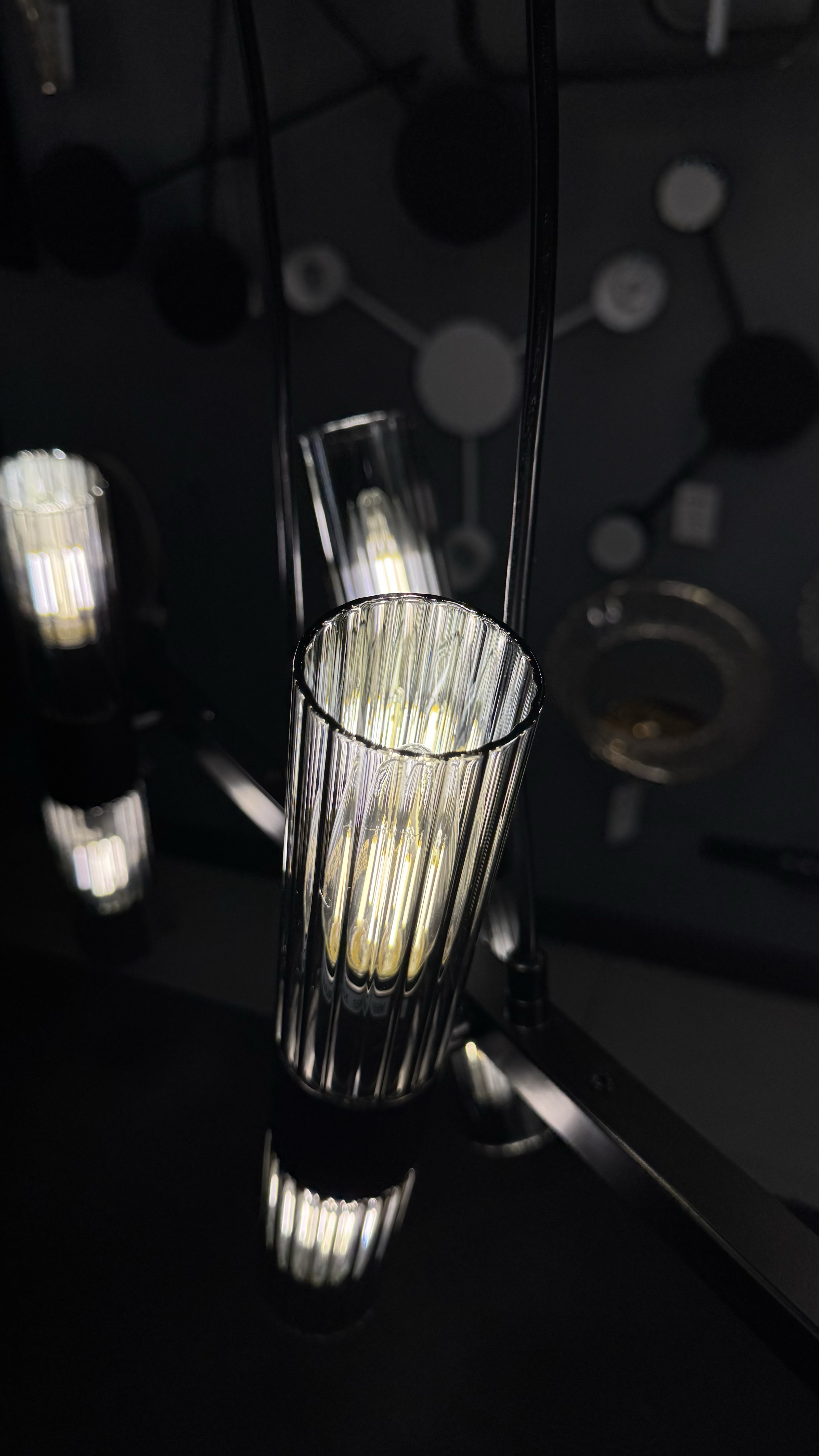 Ardero AURORA підвісна чорна люстра на 8 ламп E14 - Зображення 14